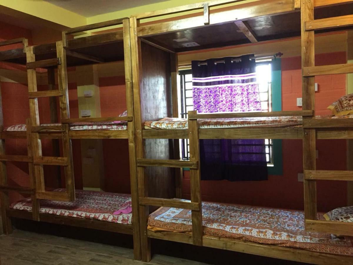 גוקרנה Nimmu Guest House & Restaurant Gokarna מראה חיצוני תמונה